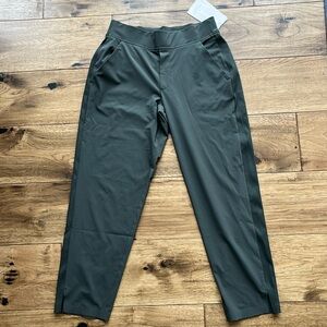 Lightweight joggers